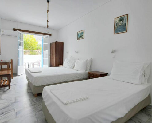 Standard Triple Studio 2 Bizas Paros accommodation Standard Triple Studio