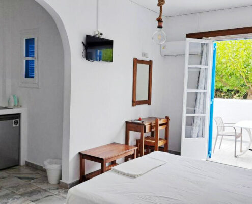 Standard Triple Studio 2 Bizas Paros accommodation Standard Triple Studio