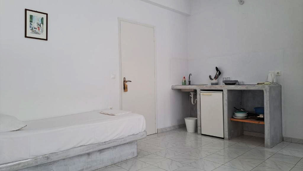 Standard Triple Studio Triple Studio Paros Bizas accommodation