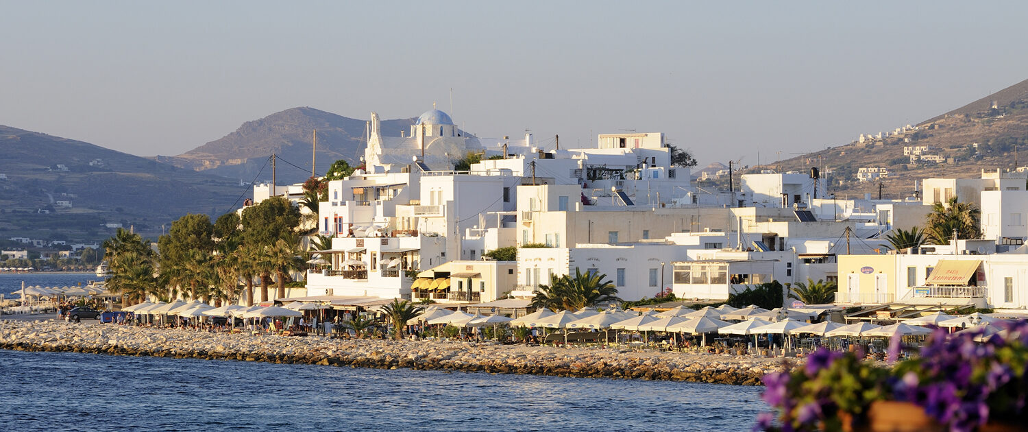 Parikia, île de Paros, une ville chargée d'histoire Parikia, île de Paros, une ville chargée d'histoire