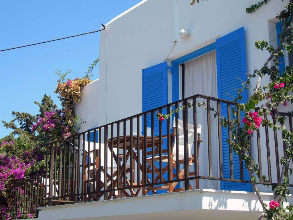 Chambre triple avec vue sur la mer Chambre avec vue sur la mer pour trois personnes - Hébergement à Paros Bizas