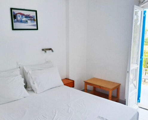 Chambre triple avec vue sur la mer Chambre avec vue sur la mer pour trois personnes - Hébergement à Paros Bizas