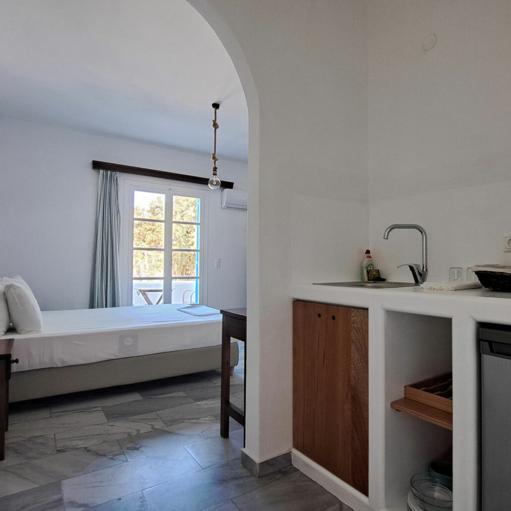 Self-catered studio Parikia Paros Self-catered studio Parikia Paros