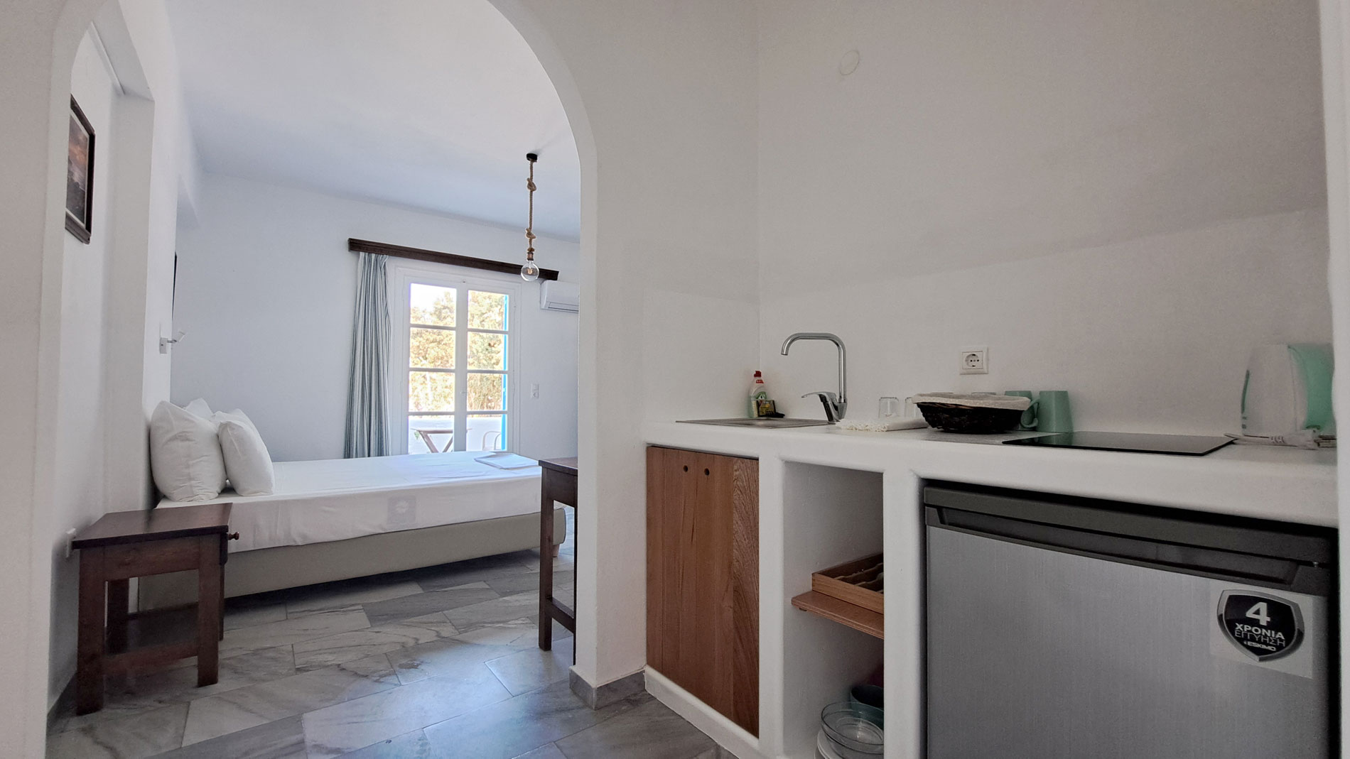 Self-catered studio Parikia Paros Self-catered studio Parikia Paros